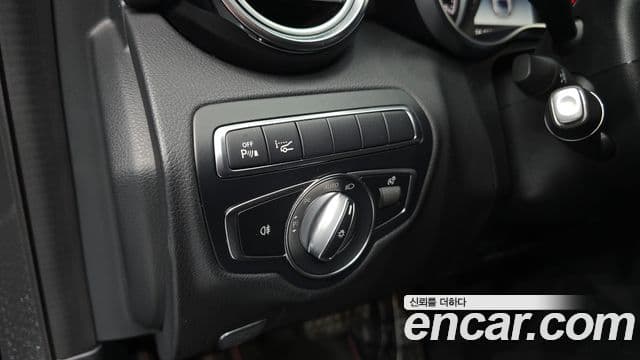 Mercedes-Benz C-Class 2018 — Şəkil 9/35