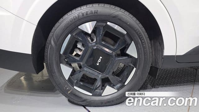 Kia Carnival 2025 — ფოტო 5/20