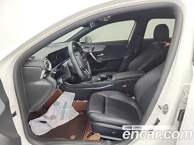 Mercedes-Benz A-Class 2023 — Şəkil 10/20