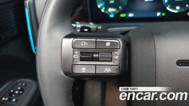 Hyundai Santa Fe 2024 — ფოტო 16/20