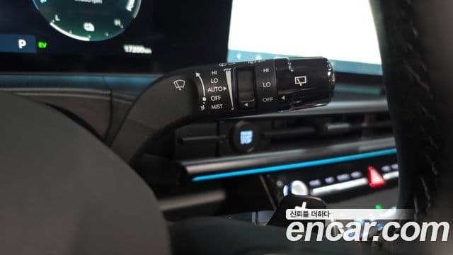 Hyundai Santa Fe 2024 — Photo 28/37