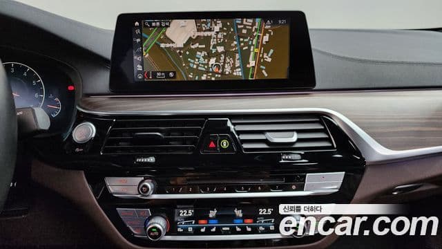 BMW 5 Series 2019 — Şəkil 13/20