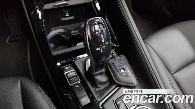 BMW X1 2022 — ფოტო 8/20