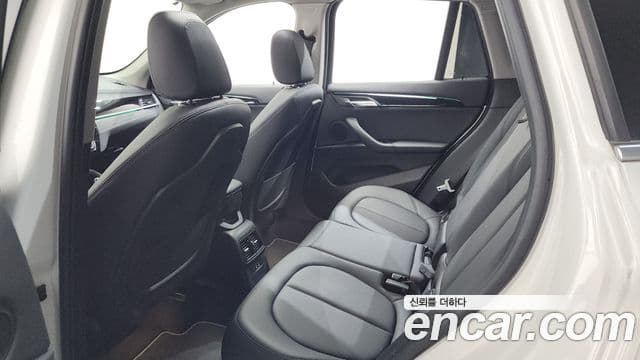 BMW X1 2022 — ფოტო 19/20