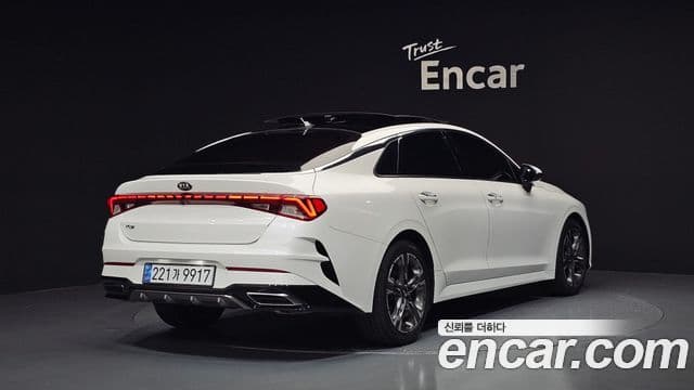 Kia K5 2019 — фото 1 из 20