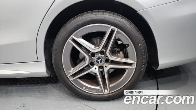 Mercedes-Benz C-Class 2021 — Şəkil 28/34