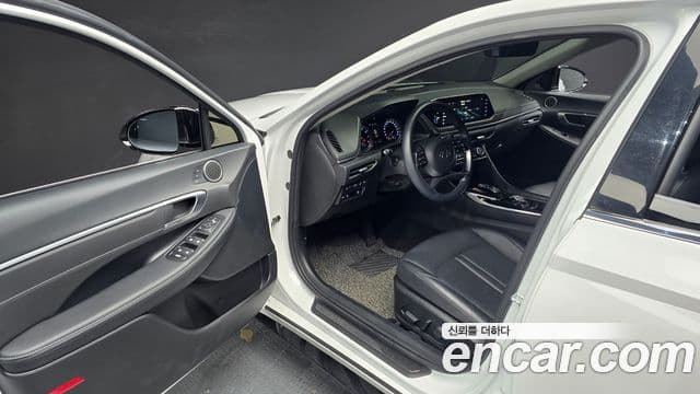 Hyundai Sonata 2021 — ფოტო 11/20