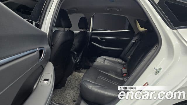 Hyundai Sonata 2021 — фото 12 из 20