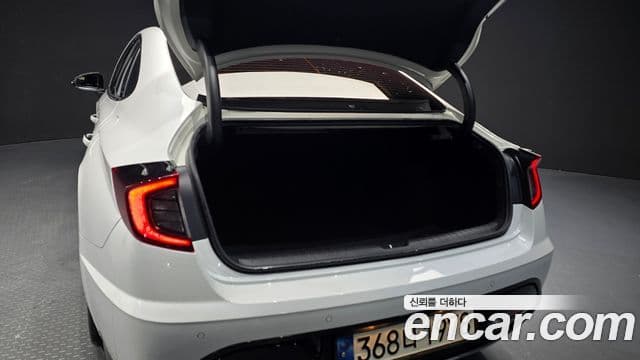 Hyundai Sonata 2021 — ფოტო 19/20