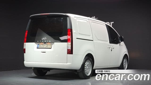 Hyundai Staria 2022 — ფოტო 2/20