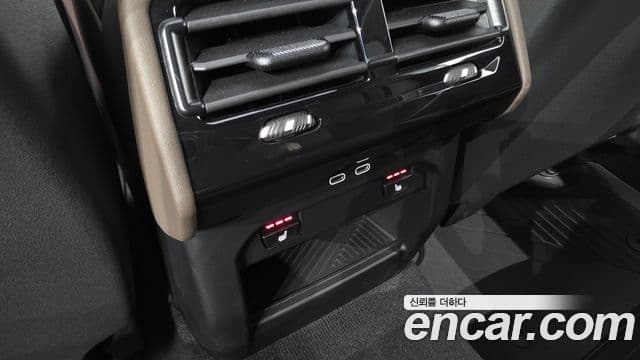 BMW 5 Series 2024 — Photo 29/33