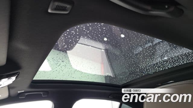 BMW 5 Series 2024 — Photo 20/33