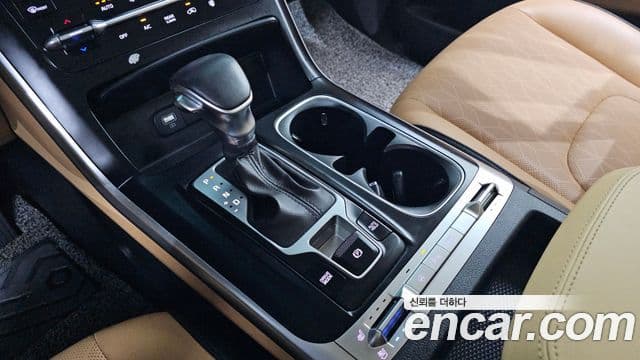 Kia Carnival 2023 — Şəkil 9/20