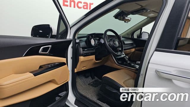 Kia Carnival 2023 — Şəkil 10/20