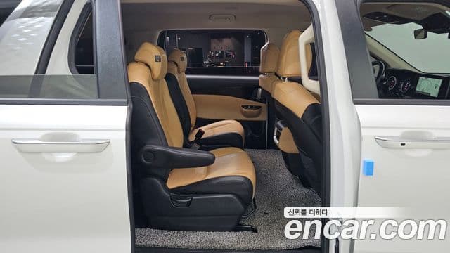 Kia Carnival 2023 — Şəkil 11/20