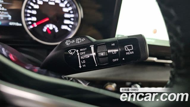 Kia Carnival 2023 — Photo 31/32
