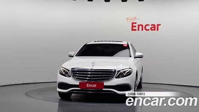 Mercedes-Benz E-Class 2018 — ფოტო 3/20