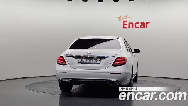 Mercedes-Benz E-Class 2018 — ფოტო 4/20