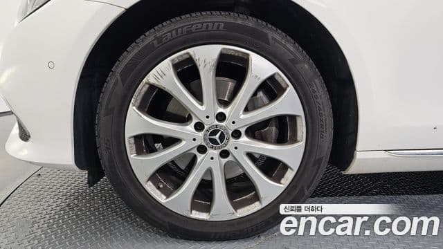 Mercedes-Benz E-Class 2018 — ფოტო 5/20