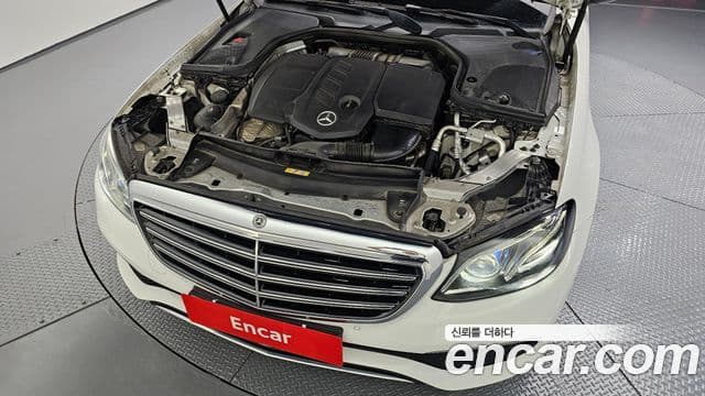 Mercedes-Benz E-Class 2018 — ფოტო 6/20