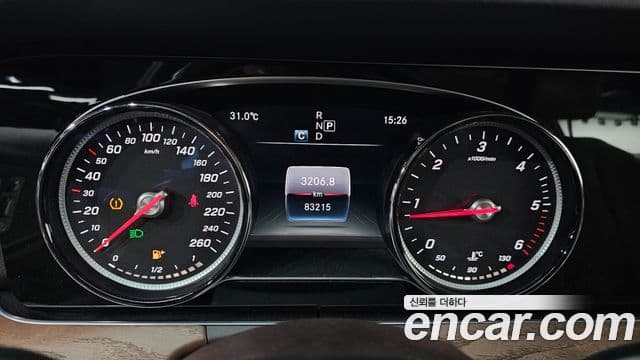 Mercedes-Benz E-Class 2018 — ფოტო 8/20