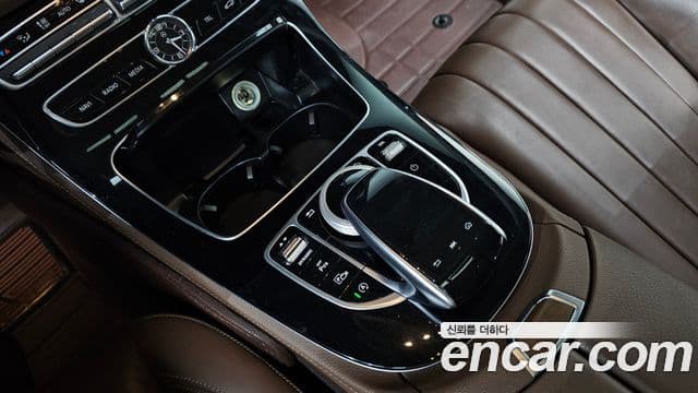 Mercedes-Benz E-Class 2018 — ფოტო 9/20
