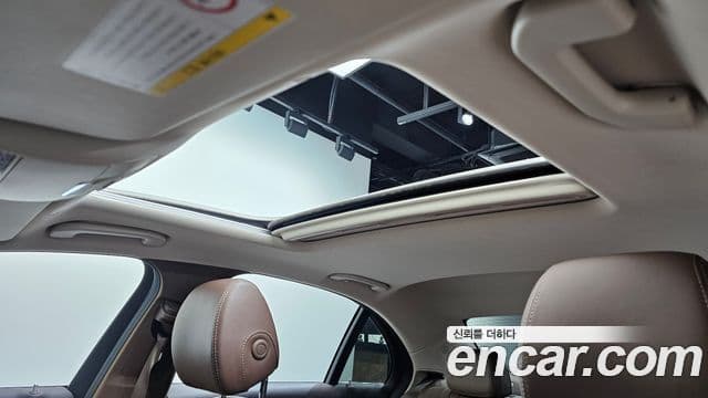 Mercedes-Benz E-Class 2018 — ფოტო 16/20