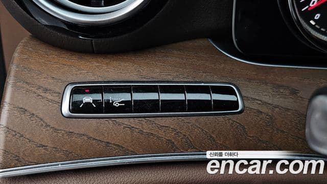 Mercedes-Benz E-Class 2018 — ფოტო 20/20
