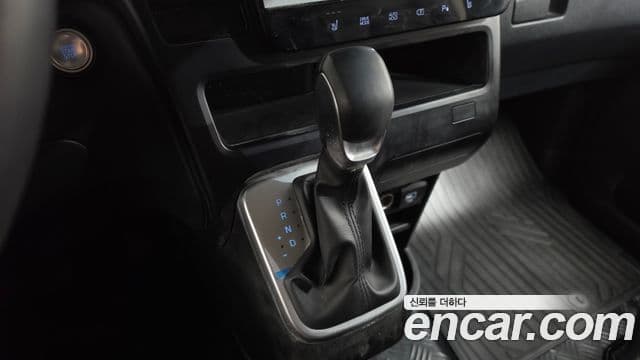 Hyundai Staria 2024 — Şəkil 9/20
