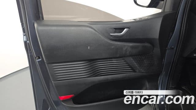 Hyundai Staria 2024 — Şəkil 17/31