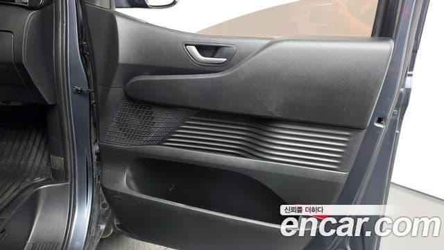 Hyundai Staria 2024 — Şəkil 27/31