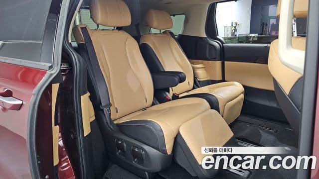 Kia Carnival 2020 — Фото 12/20