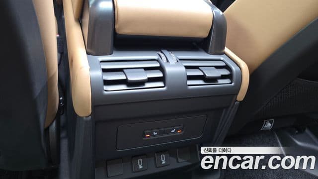 Land Rover Defender 2026 — ფოტო 18/20