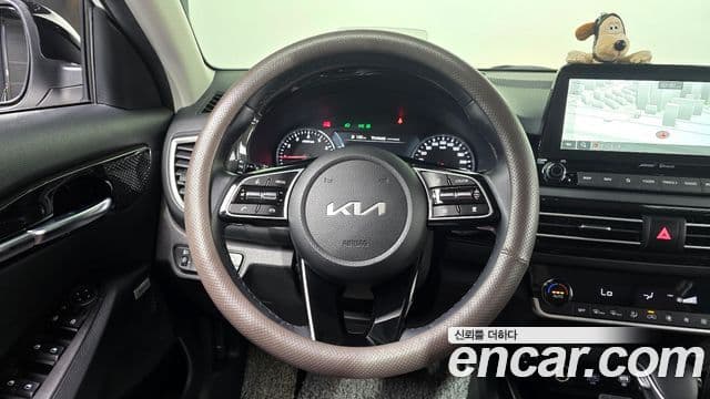 Kia Seltos 2022 — ფოტო 12/20