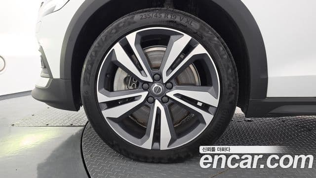 Volvo V60 Cross Country 2021 — ფოტო 4/20