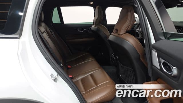 Volvo V60 Cross Country 2021 — ფოტო 10/20