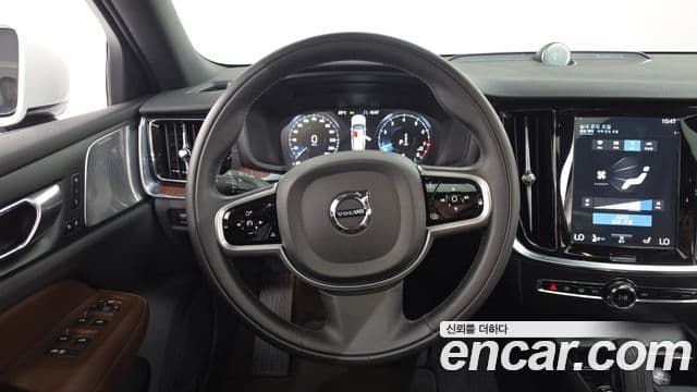 Volvo V60 Cross Country 2021 — ფოტო 11/20