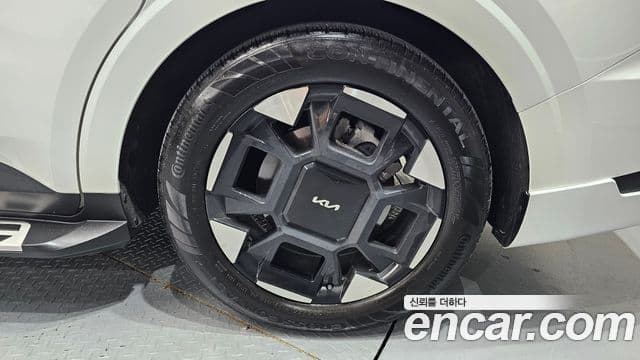 Kia Carnival 2025 — ფოტო 2/31