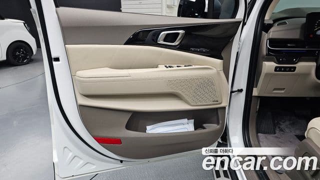 Kia Carnival 2025 — ფოტო 10/31