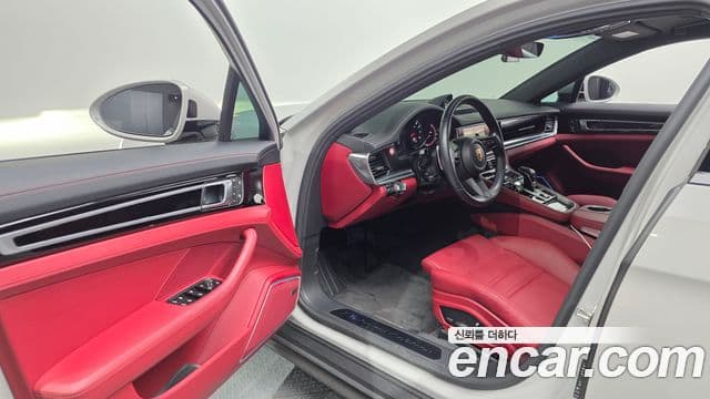 Porsche Panamera 2023 — Photo 13/20
