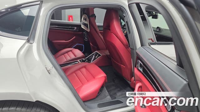 Porsche Panamera 2023 — Photo 6/20