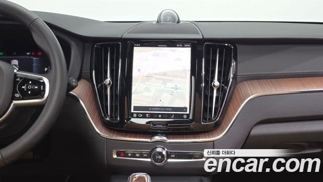 Volvo XC60 2024 — Фото 14/20