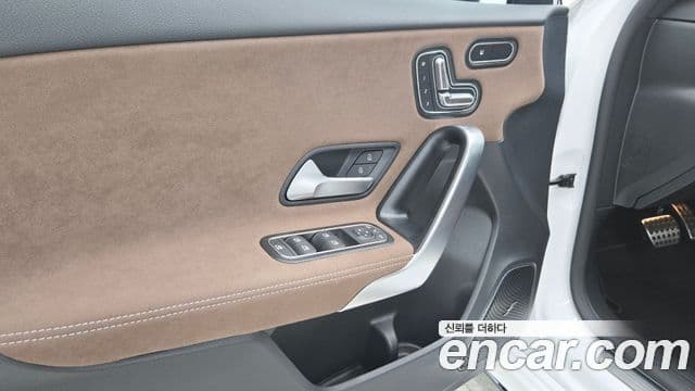 Mercedes-Benz A-Class 2025 — ფოტო 15/17