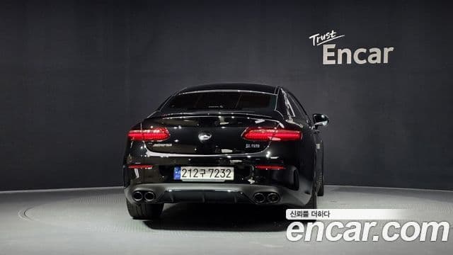 Mercedes-Benz E-Class 2023 — ფოტო 4/20
