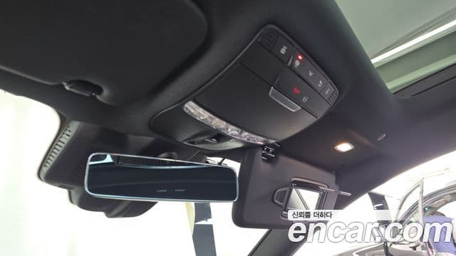 Mercedes-Benz E-Class 2023 — ფოტო 18/20