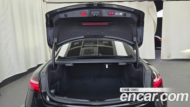Mercedes-Benz E-Class 2023 — ფოტო 20/20