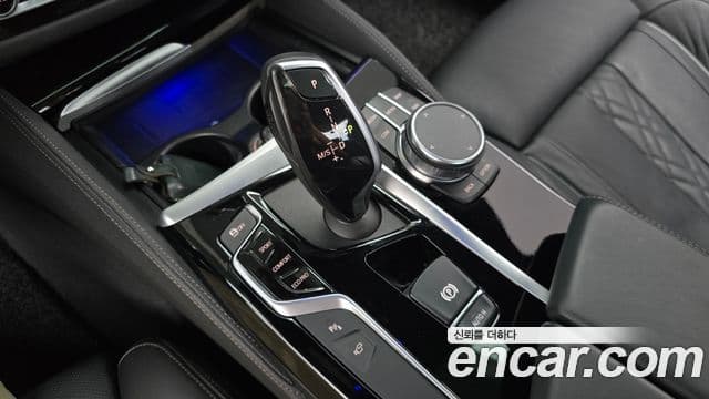 BMW 5 Series 2020 — Şəkil 9/20