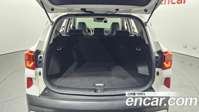 Kia Seltos 2021 — Şəkil 17/20