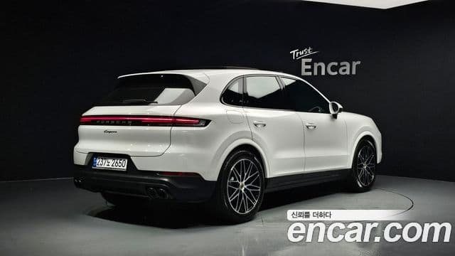 Porsche Cayenne 2024 — ფოტო 2/20