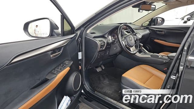 Lexus NX300h 2020 — Фото 10/20